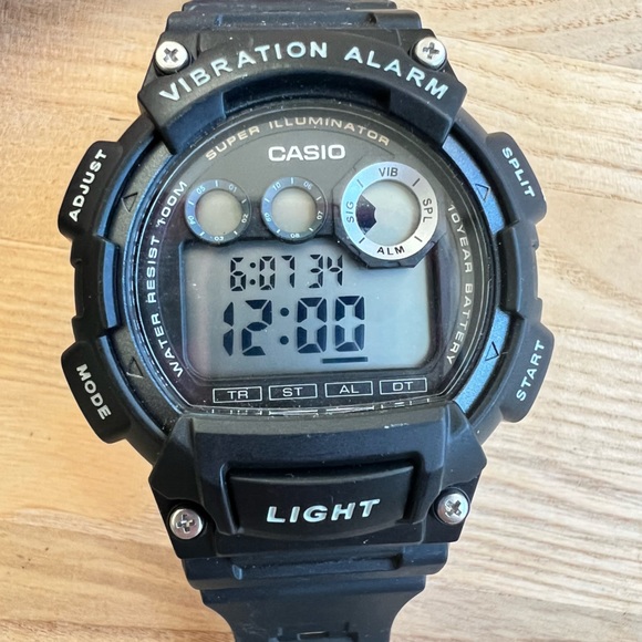 Casio illuminator mens digital alarm watch NEW BATTERY - Picture 1 of 6